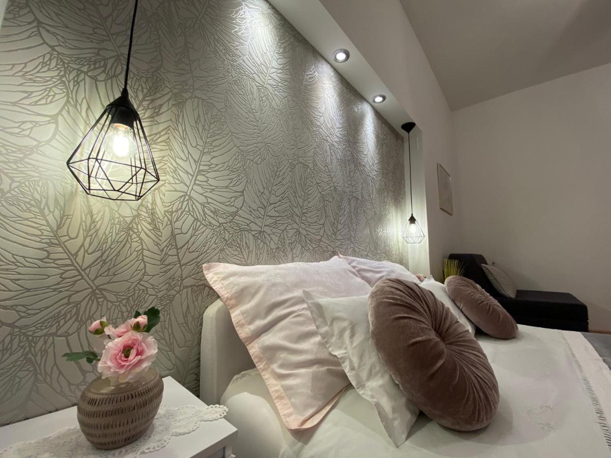 Apartment Sara Трогир Екстериор снимка