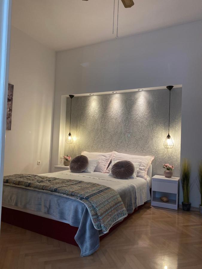 Apartment Sara Трогир Екстериор снимка