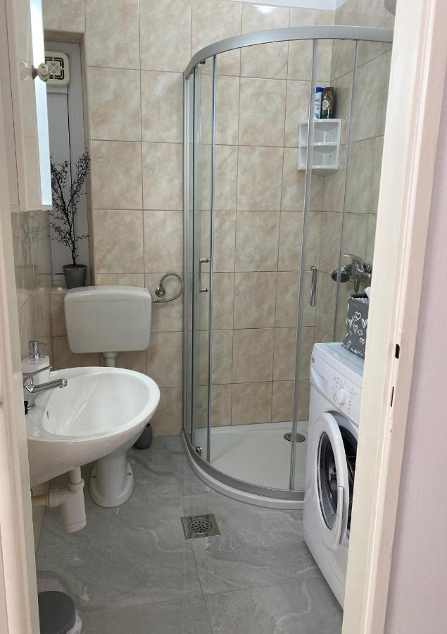 Apartment Sara Трогир Екстериор снимка