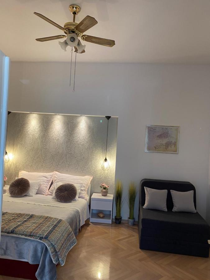 Apartment Sara Трогир Екстериор снимка