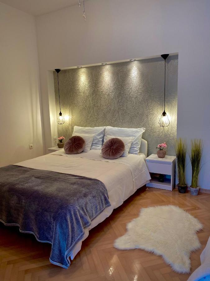 Apartment Sara Трогир Екстериор снимка