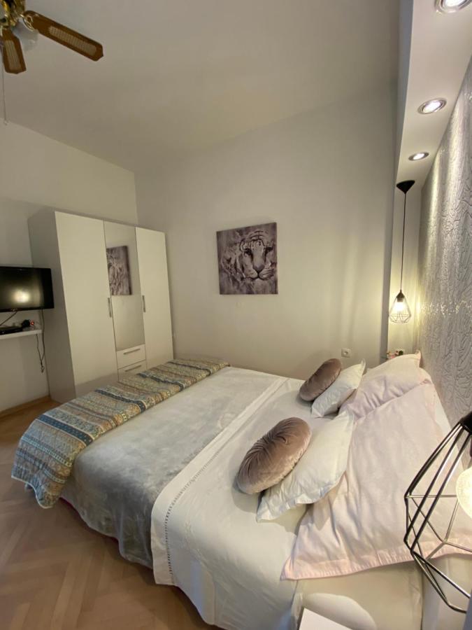 Apartment Sara Трогир Екстериор снимка